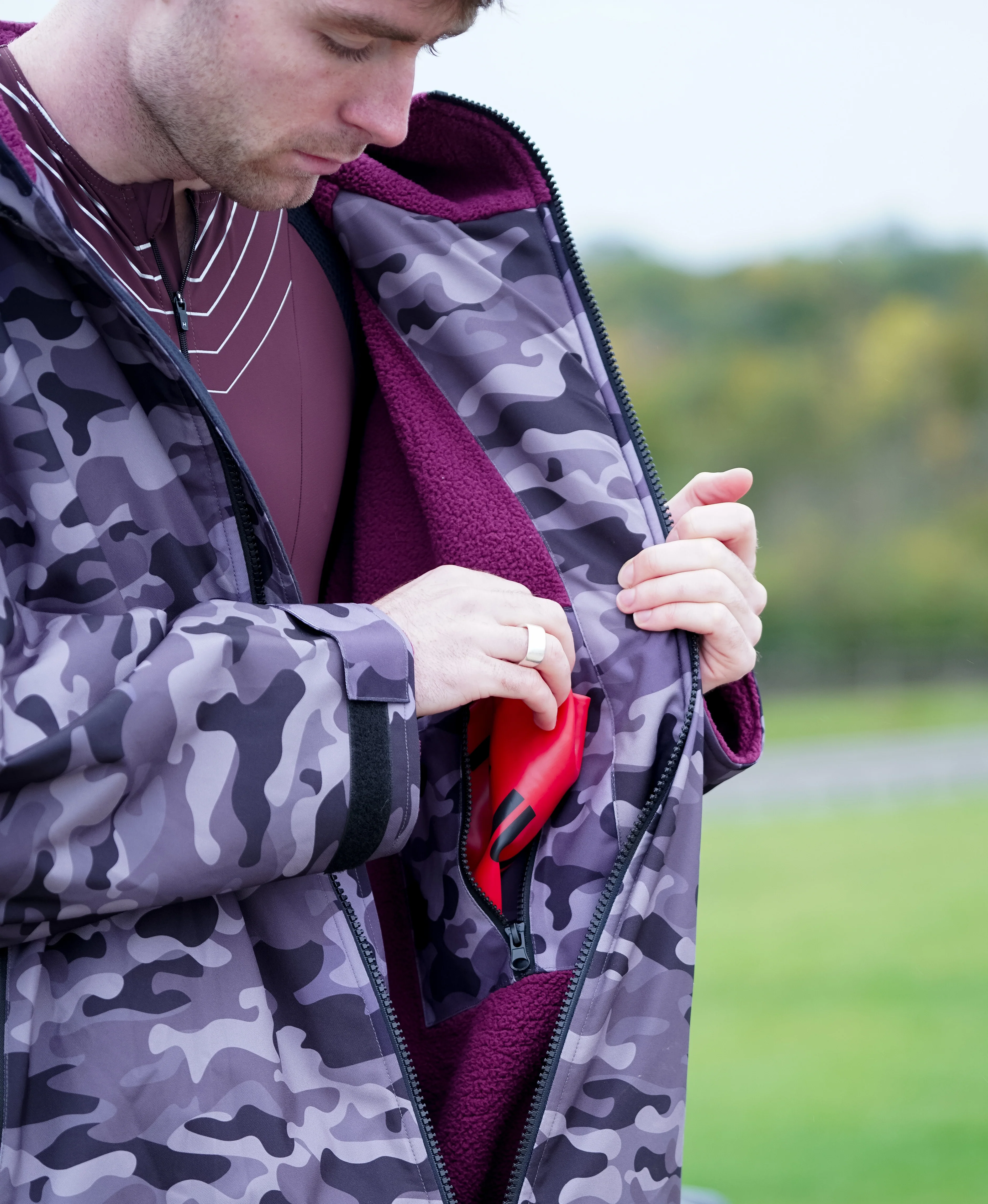 Changing Robe Grey Camo - Image 2