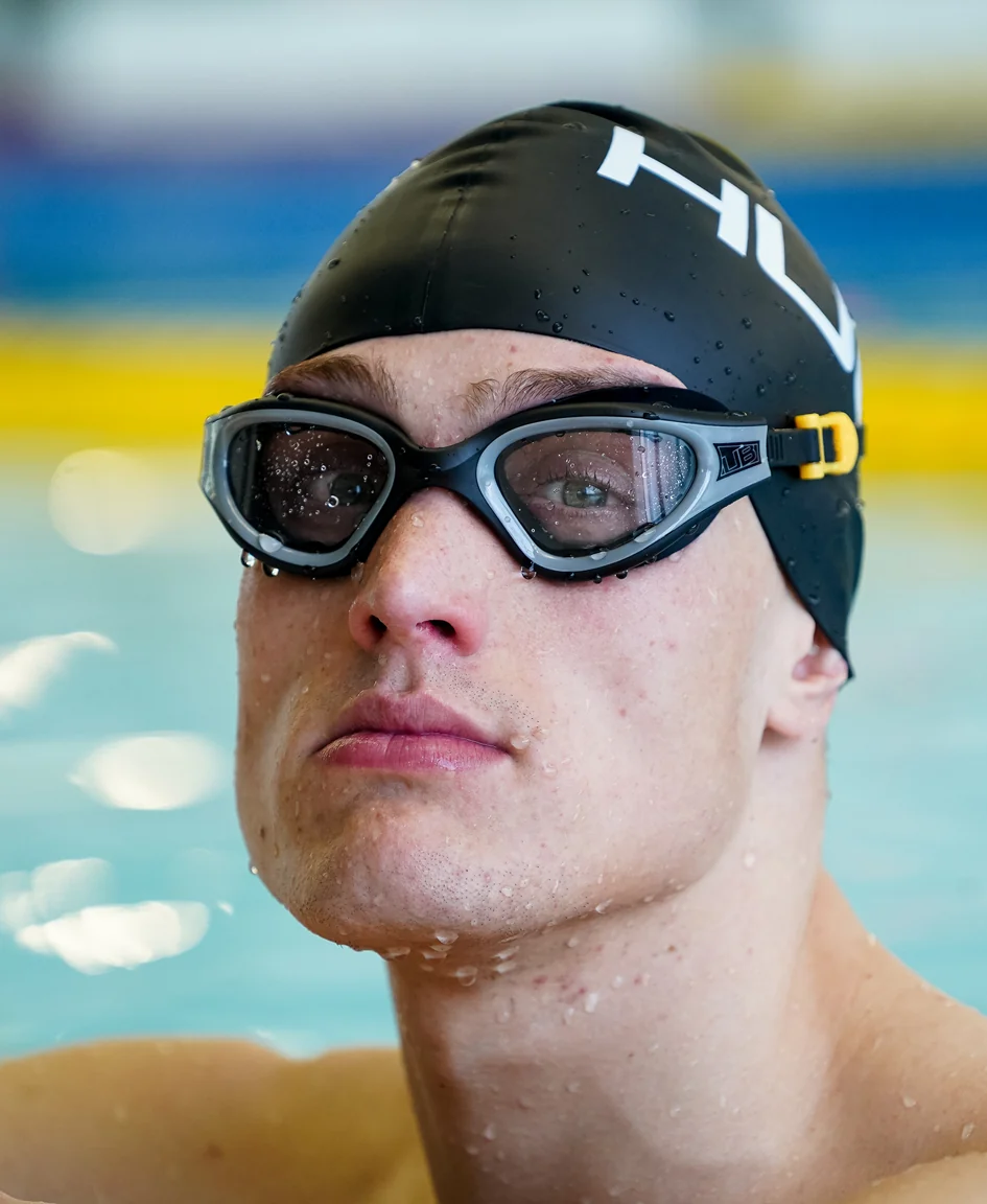 Aphotic II Swim Goggle Yellow / Black - Photochromatic - Image 3